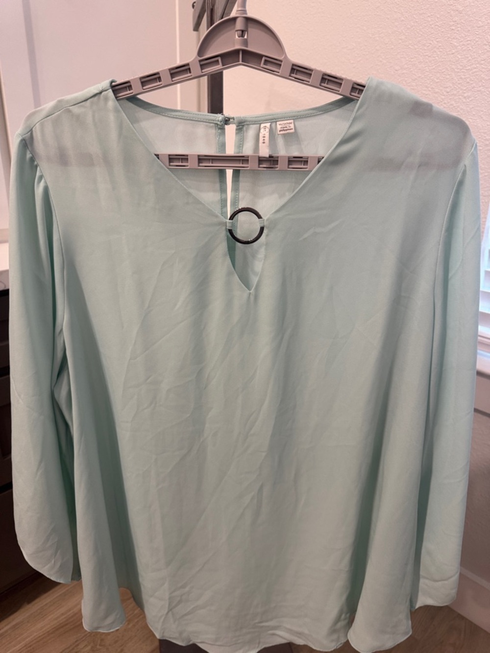 Women's Mint V-Neck Blouse with Ring Detail